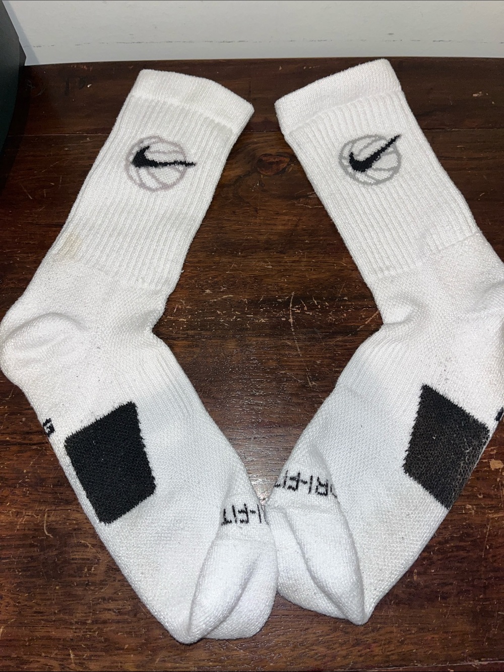 Used Nike Elite Crew Basketball Socks White Pairs Mens Large 8-12 DA2123 100
